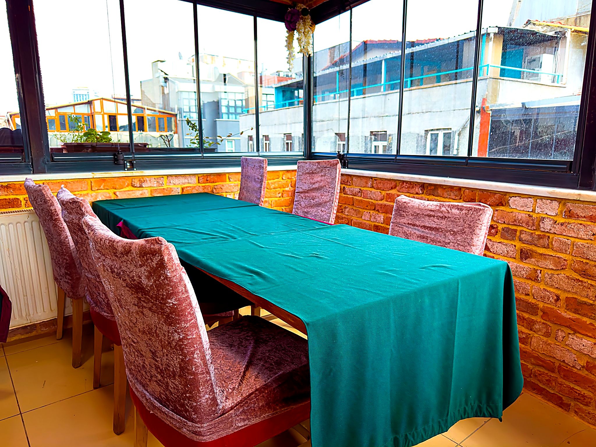 Restaurant & kitchen 6