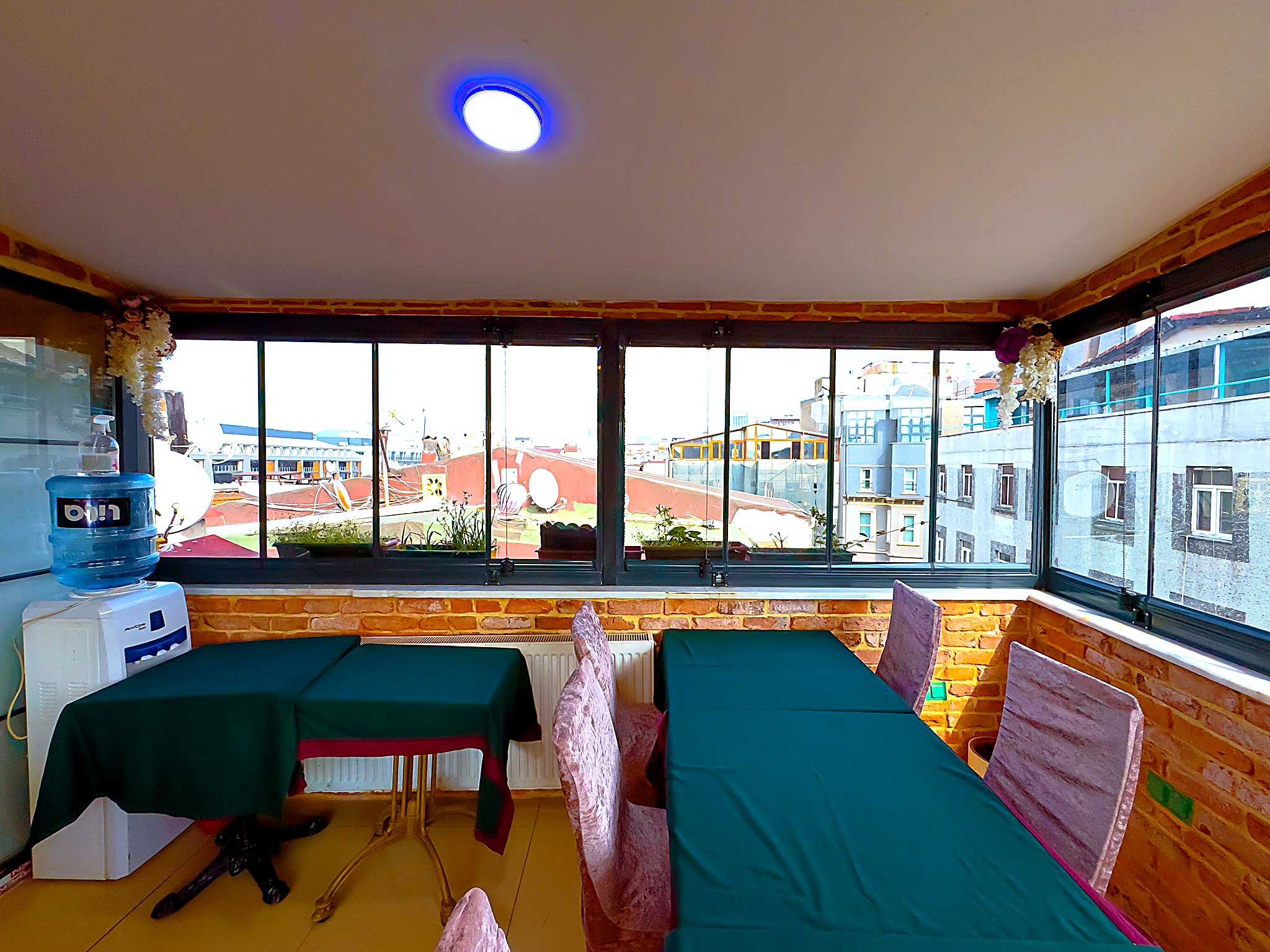 Restaurant & kitchen 5