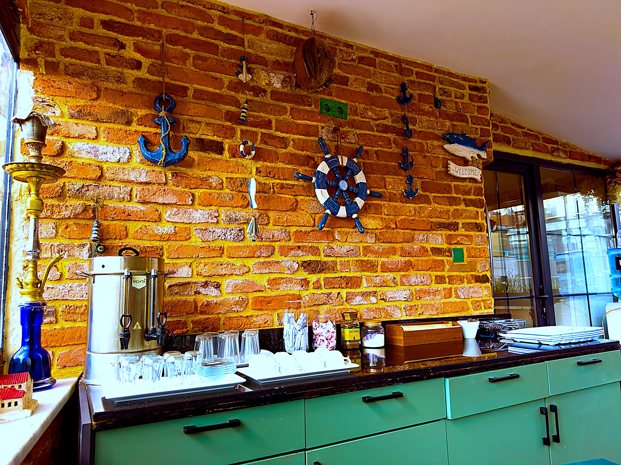 Restaurant & kitchen 8