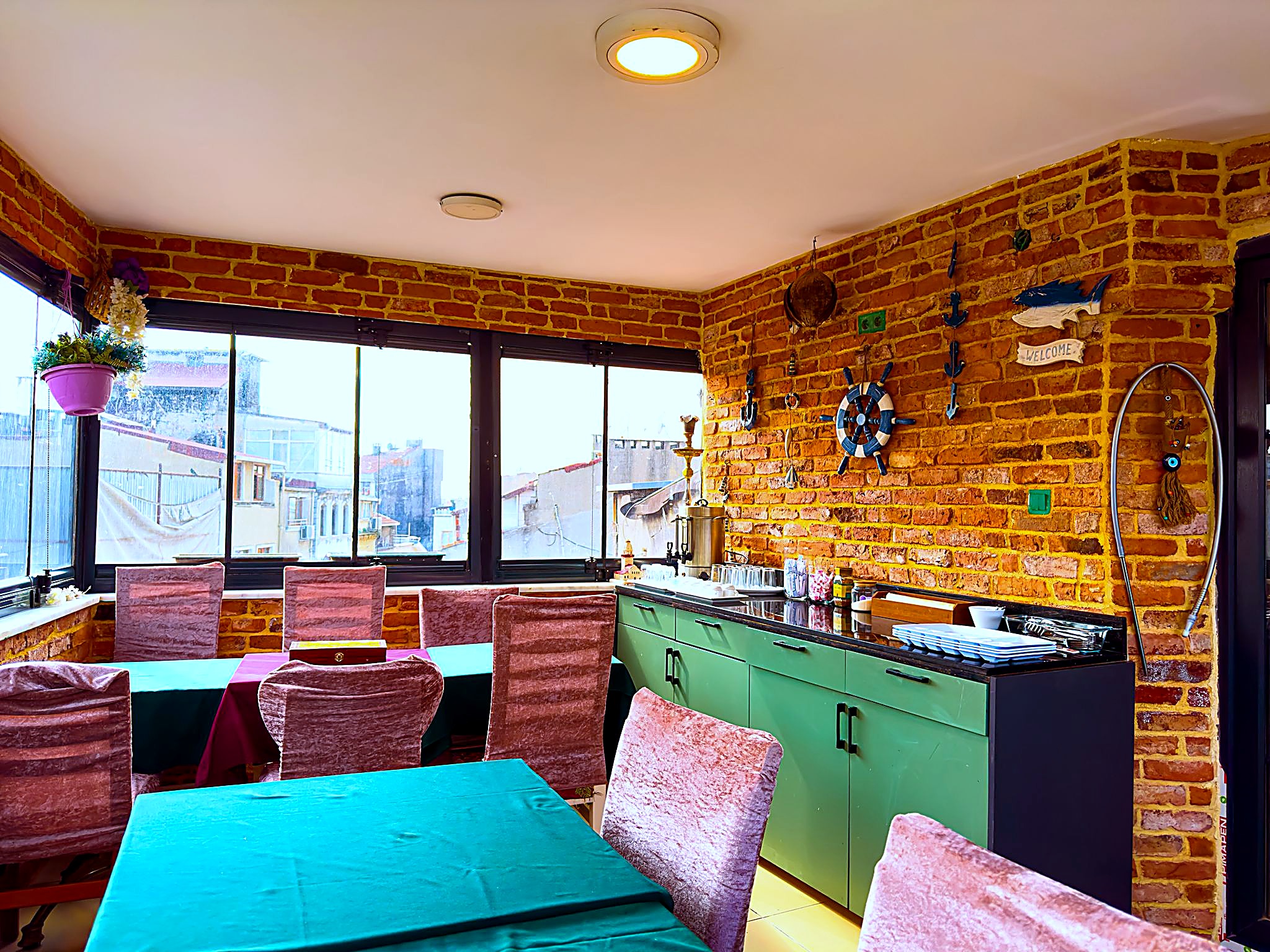 Restaurant & kitchen 4